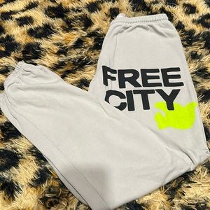 Free city sweatpants